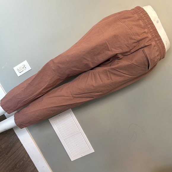 Lululemon ABC Jogger Large - Picture 2 of 3